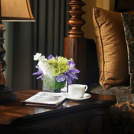 Hotel Baker Сент-Чарльз Экстерьер фото